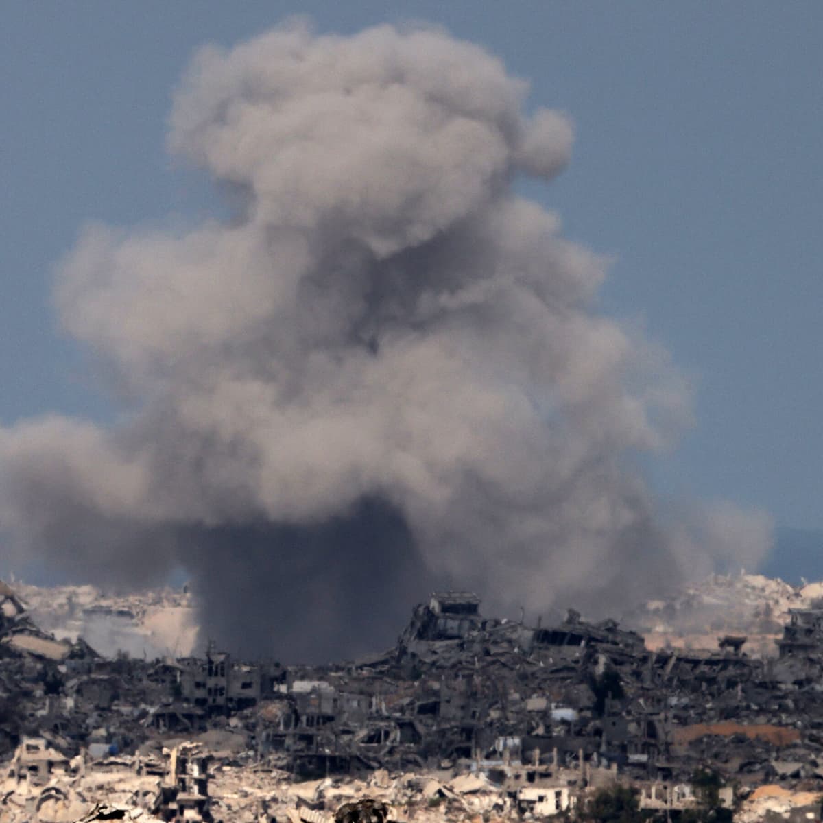 Trump Approves $2.8 Billion Arms Sale to Israel, Including 40,000 One-Ton Bombs