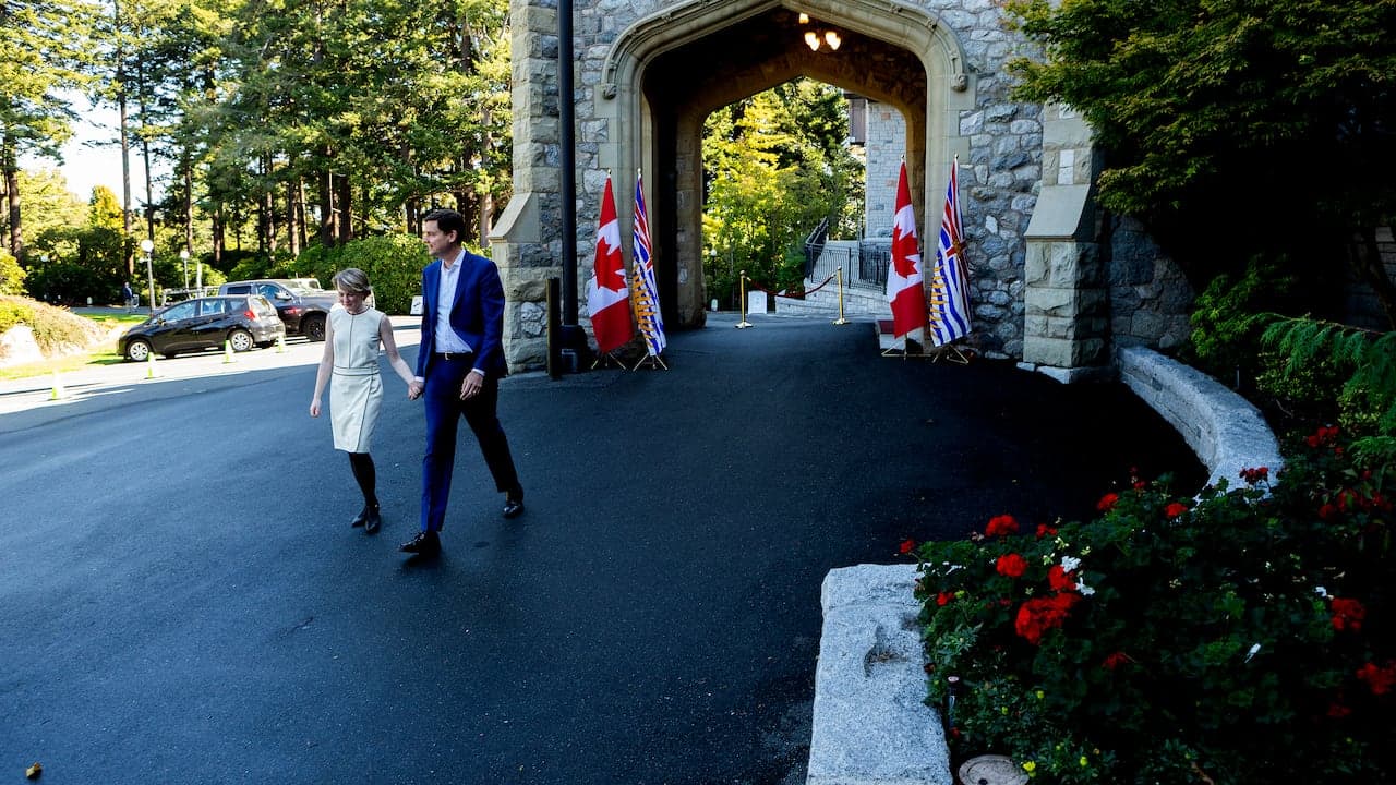 Will Eby's early election gamble pay off or backfire in B.C.? Here's what history tells us