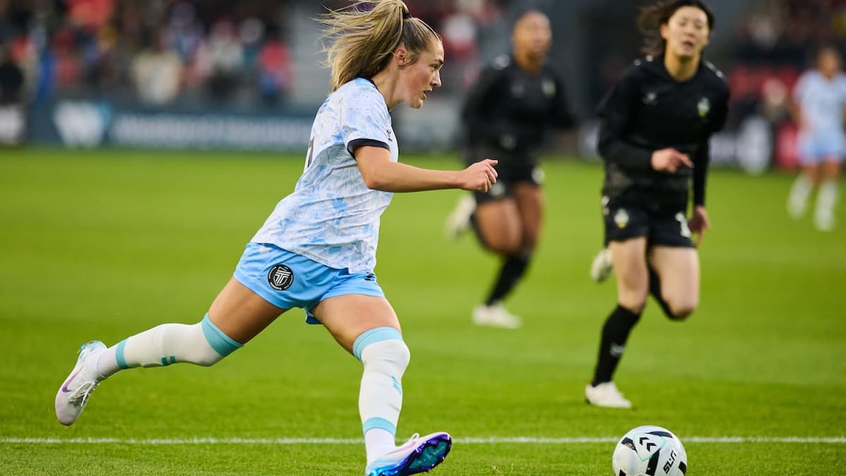 Kaylee Hunter's late goal lifts AFC Toronto over Vancouver Rise