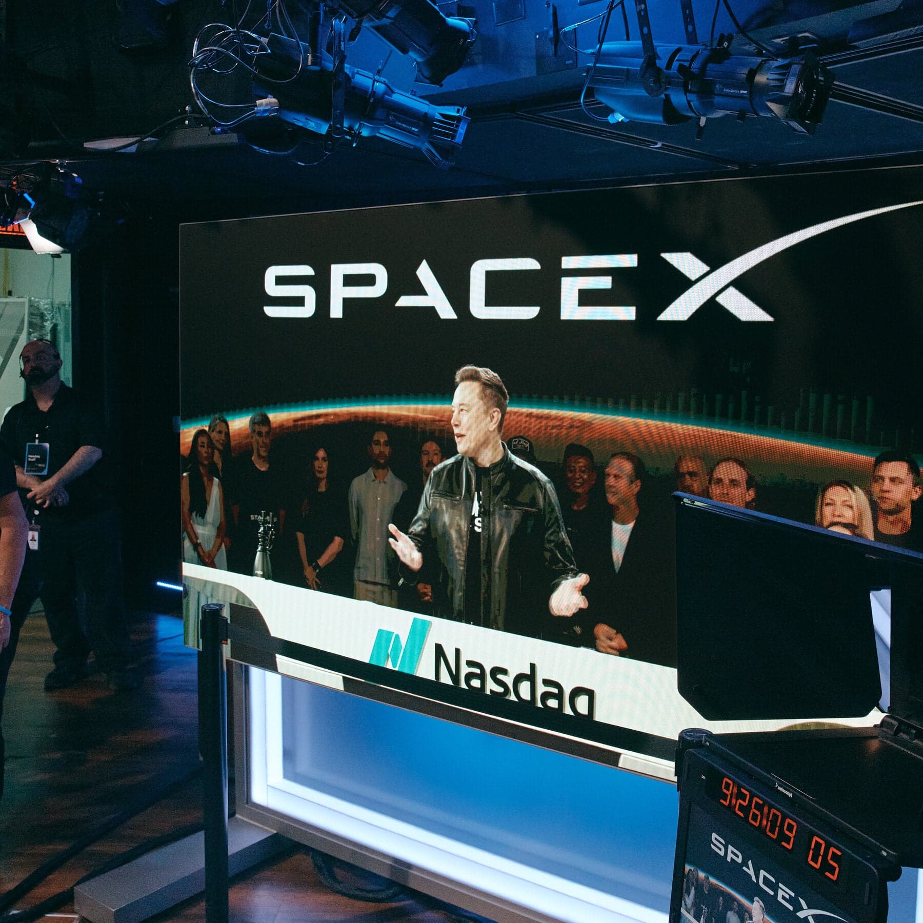 SpaceX Boosts the A.I. Rally