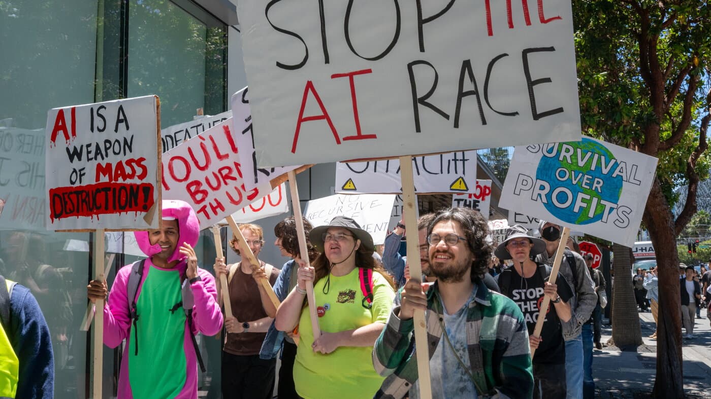 Key leaders sound the alarm on AI. And, Iran-Gulf diplomacy hits a setback