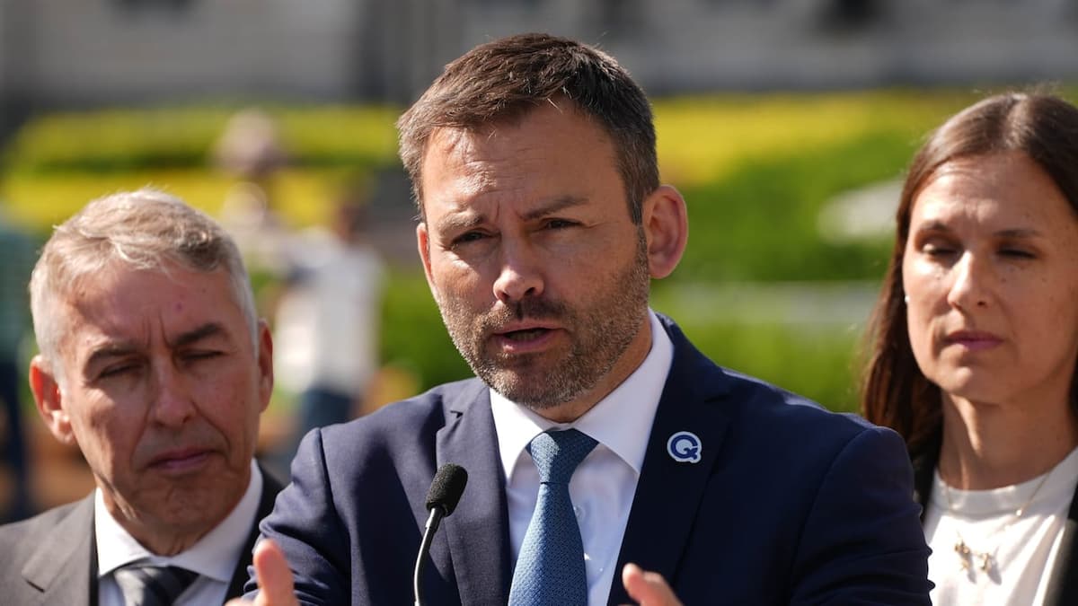 PQ leader points to high immigration for school and housing crises. Is he right?