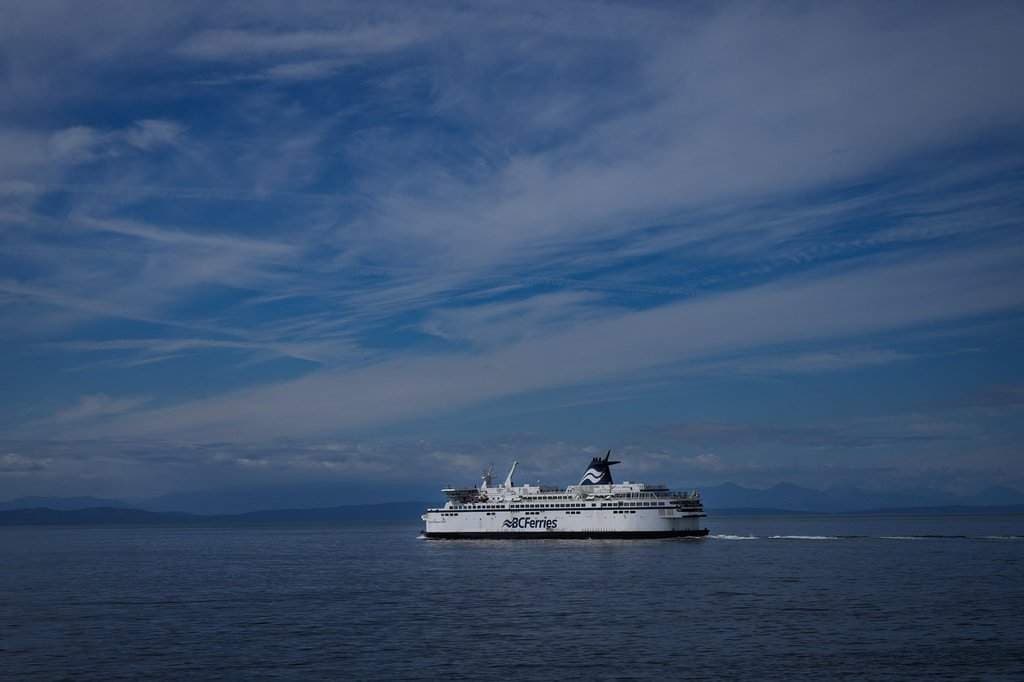 Two pulled from water near B.C. Lower Mainland after fishing vessel sinks