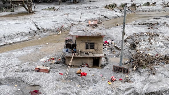Canadian families still waiting for answers 1 week after Nepal flood disaster