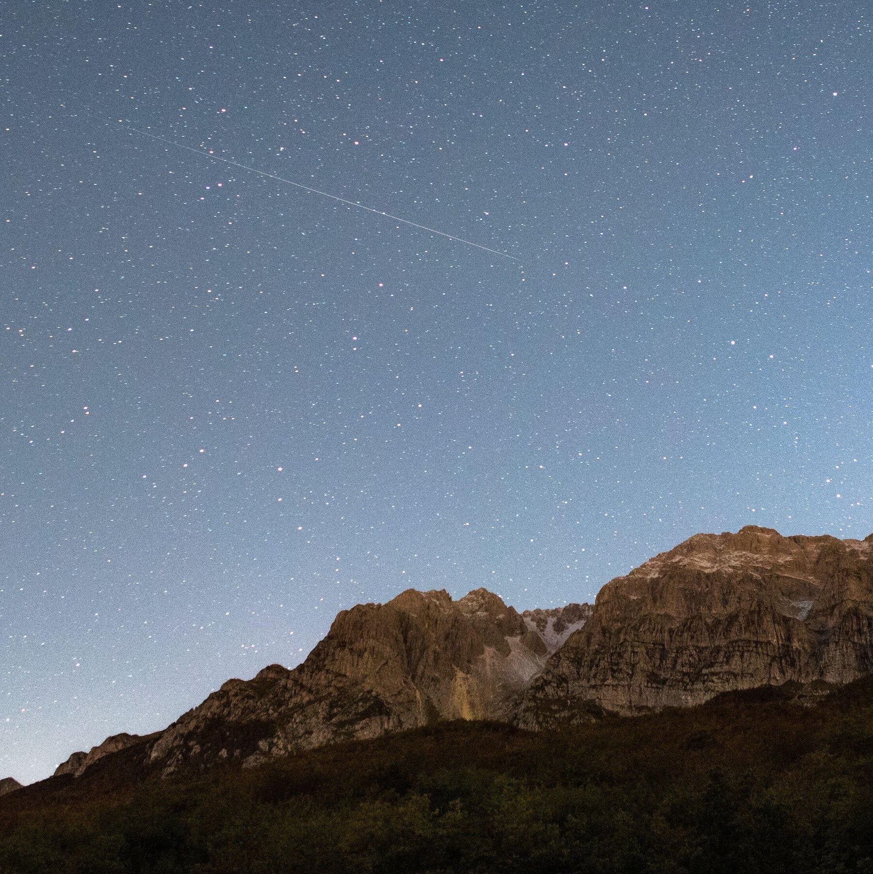 How to Catch the Orionids, a Meteor Shower From Halley’s Comet